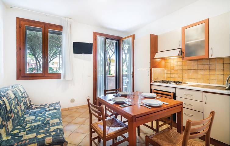 Ganze Ferienwohnung, Rückzugsort am Strand: Klimaanlage, Terrasse & Parkplatz - 300m zum Strand in Rosolina Mare, Rosolina