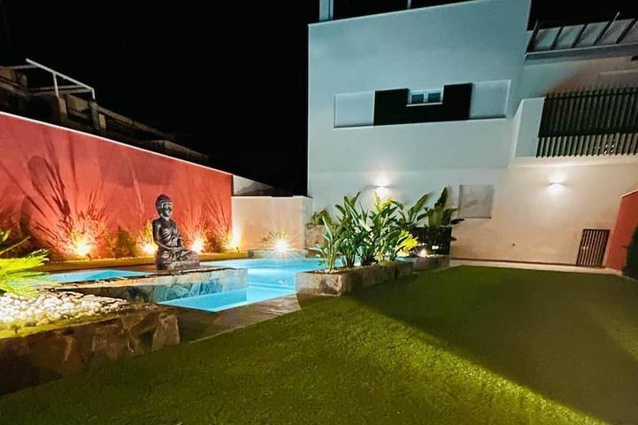Apartamento de vacaciones para 6 personas, con jardín además de terraza y piscina - 1