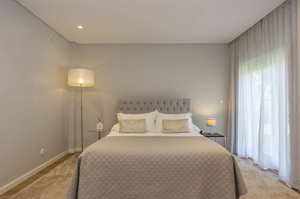 Quiet Villa with wonderful views of the golf courses! in Aroeira, Charneca de Caparica e Sobreda