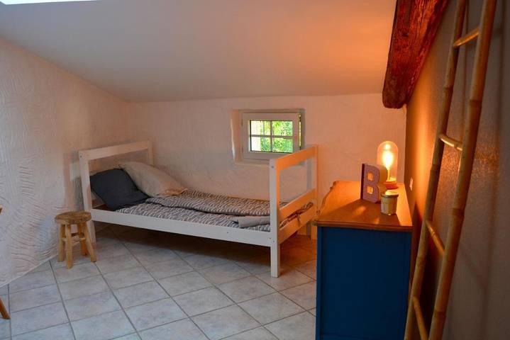 Location de vacances pour 9 personnes, avec vue et terrasse à Bize-Minervois - 4