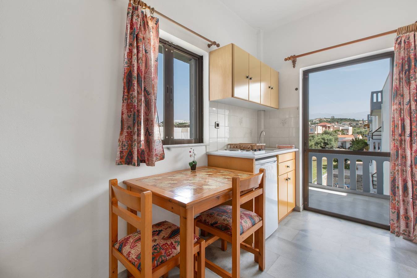 Estudio entero, Estudio 'Popi 2 Adultos' con vistas a la montaña, Wi-Fi y aire acondicionado in Agia Marina, Region de Chania