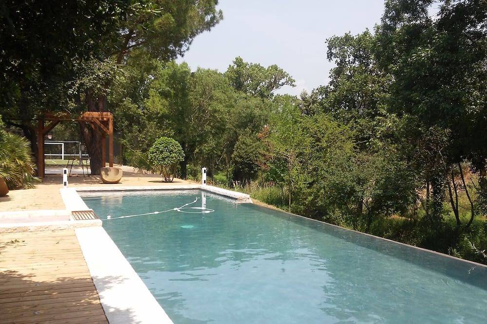 Moulin de 300m² avec piscine et terrain multisport à la campagne in Fontès, Côte méditerranéenne (France)