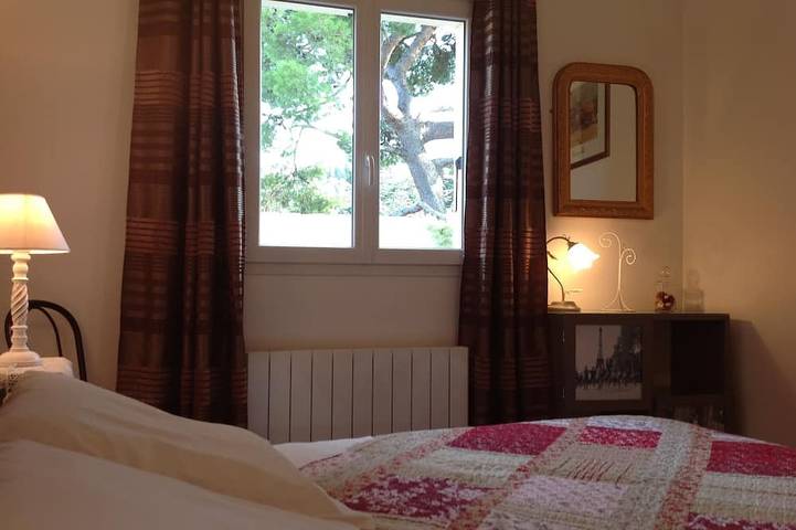 Gîte pour 2 personnes, avec jardin à Jonquerettes - 2