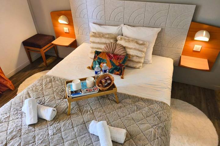 Hôtel pour 2 personnes, avec jardin et vue à Turenne - 4