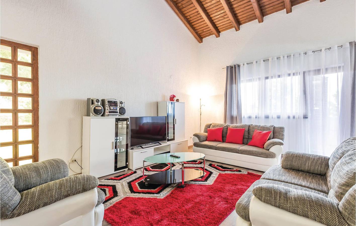 Gemütliche 2-Zimmer-Wohnung mit Pool, WLAN und Zugang zum Strand! in Lovran, Primorje-Gorski Kotar