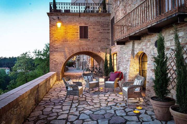 Ferienwohnung für 8 Personen, mit Balkon und Whirlpool sowie Terrasse