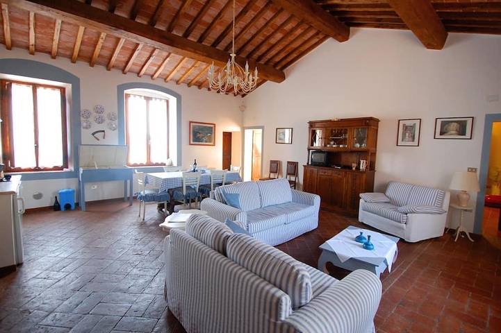 Agriturismo per 4 persone, con piscina in Casole d'Elsa