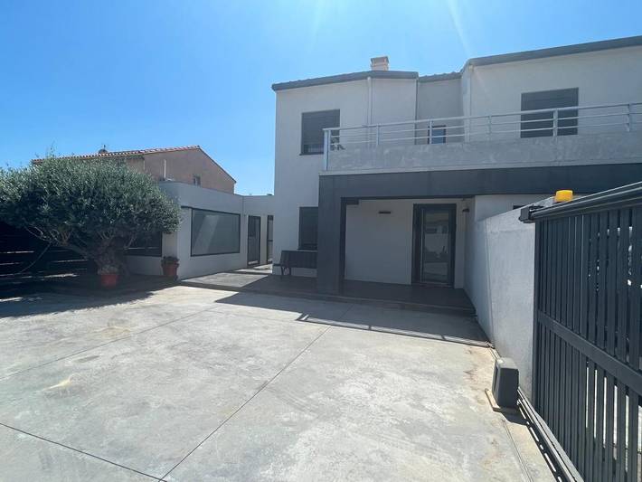 Chalet para 8 personas, con balcón además de piscina y jardín - 1