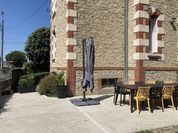 Location de vacances pour 6 personnes, avec terrasse et jardin à Sepmes - 2