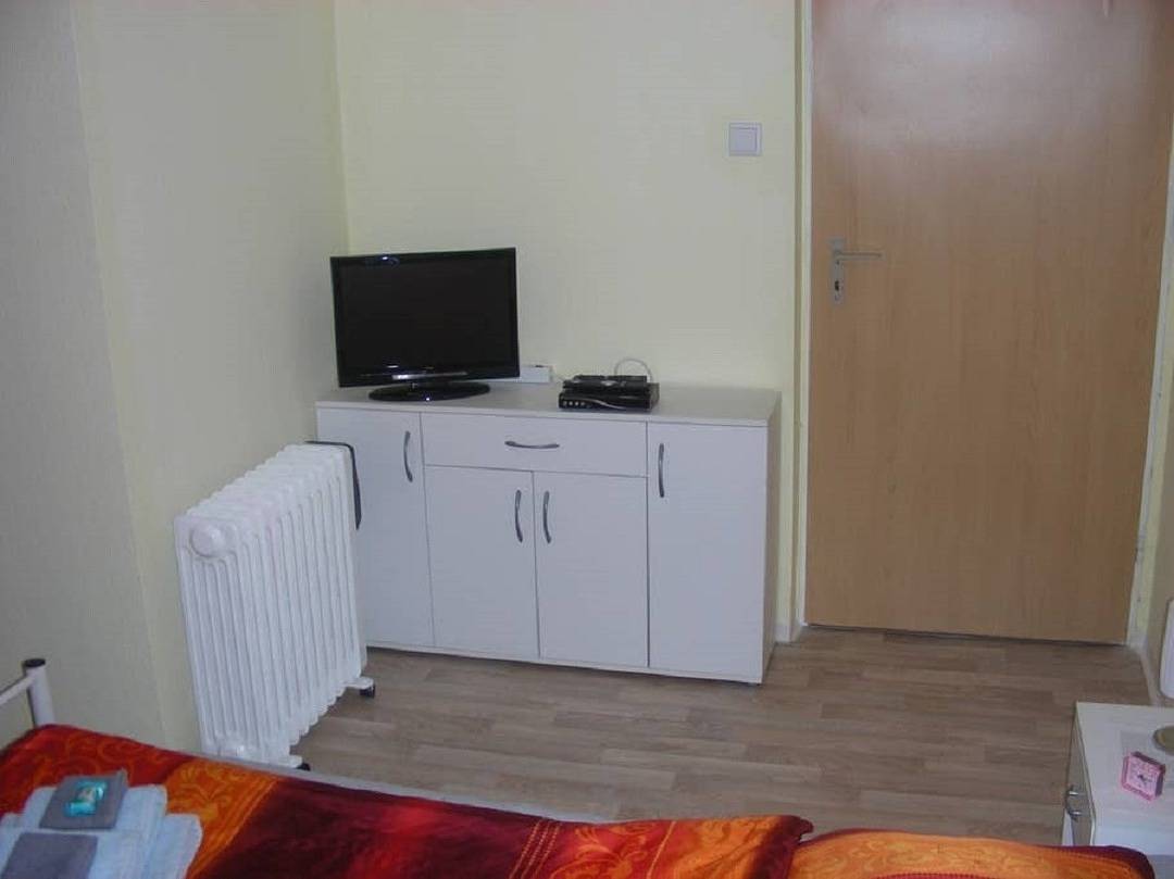 Ganze Ferienwohnung, Kleine Fewo zentral gelegen in Künzell, Rhön-Hessen