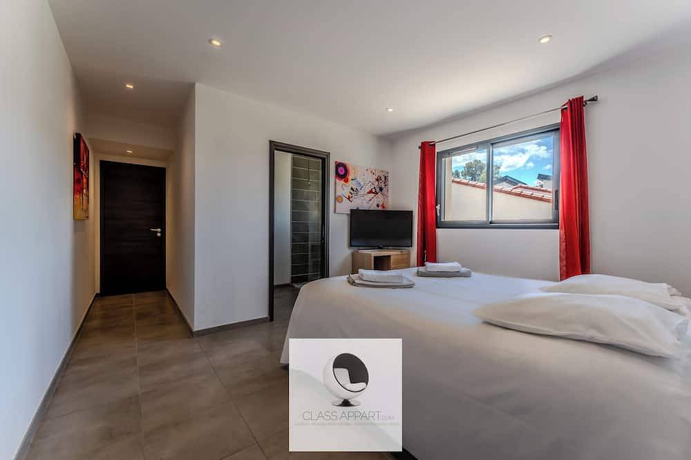 New Luxury Villa with Pool for Rent by the Week in Castelnau-le-Lez in Castelnau-le-Lez, Côte d'Améthyste
