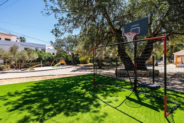 Privates Resort in Vale do Lobo mit Fußballplatz für 51 Personen in Almancil, Faro Distrikt