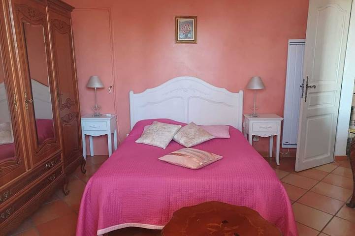 On the heights of Ollioules Semi-detached house Exceptional view in Ollioules, Mittelmeerküste (Frankreich)