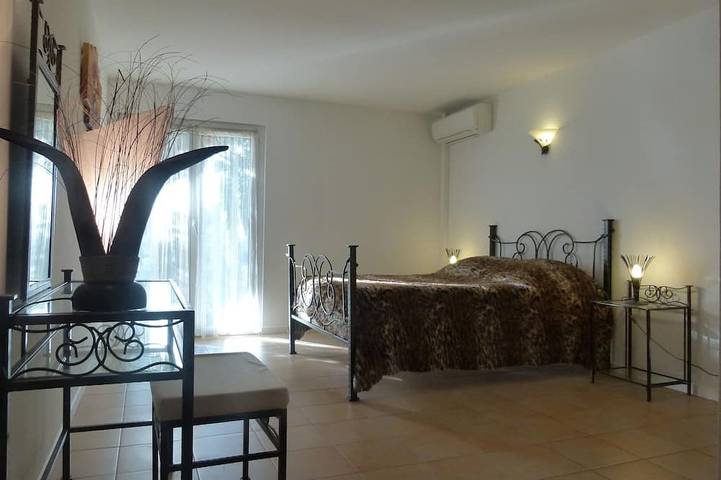 Ganze Wohnung, Sonnenurlaub in der Ruhe der Côte d'Azur. 3 *** Wohnung in Les Adrets-de-l'Estérel, Mittelmeerküste (Frankreich)
