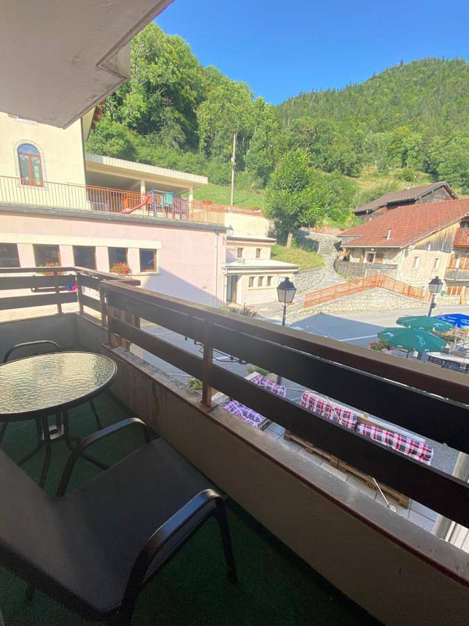 Hôtel pour 3 personnes, avec terrasse et vue, adapté aux familles dans La Forclaz - 3