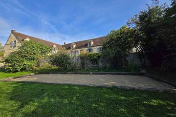 Location de vacances pour 14 personnes, avec jardin à Maillebois