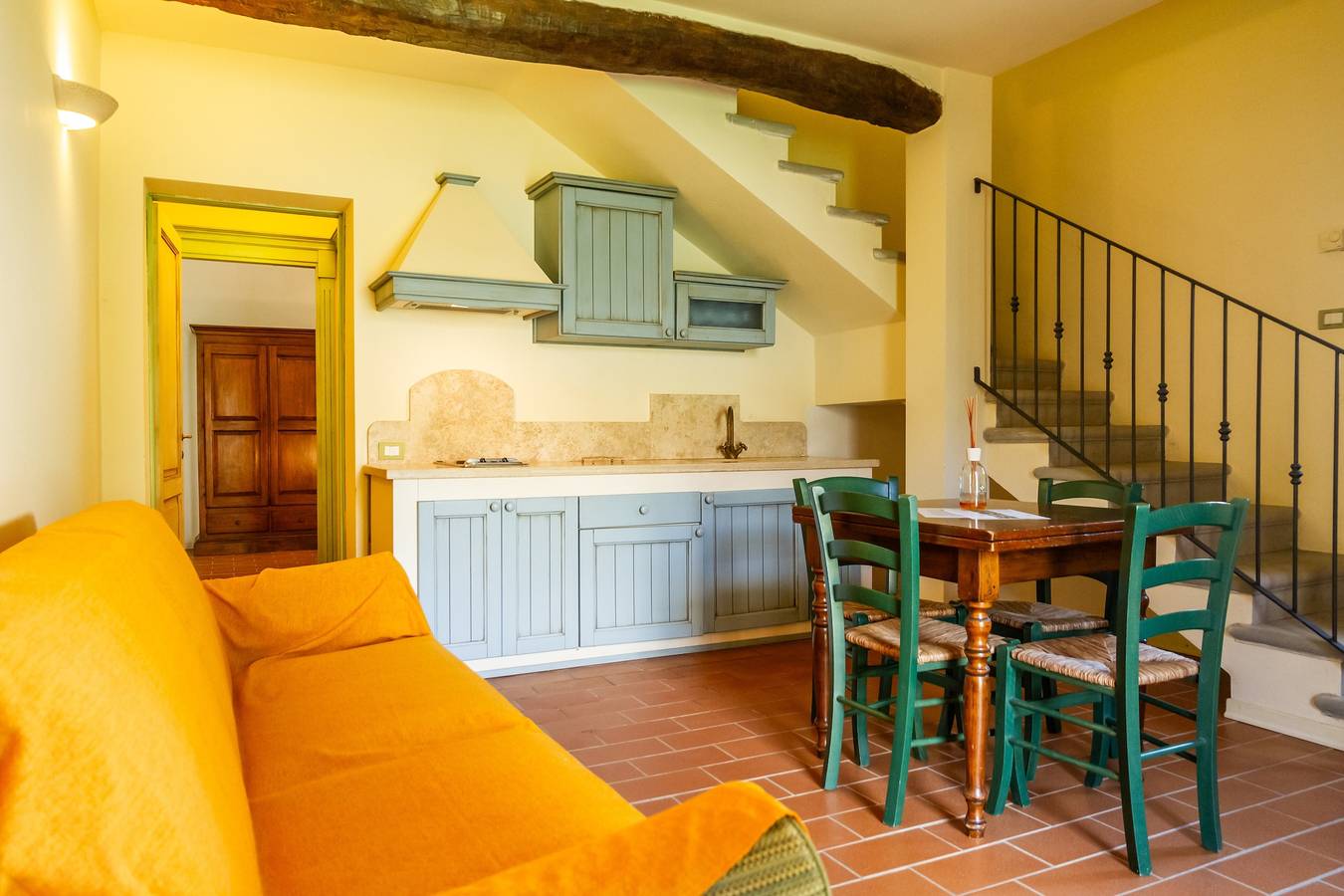 Ganze Wohnung, Ferienwohnung 'Cesare' mit Gemeinschaftspool, Wi-Fi und Klimaanlage in Campiglia Marittima, Etruskische Küste