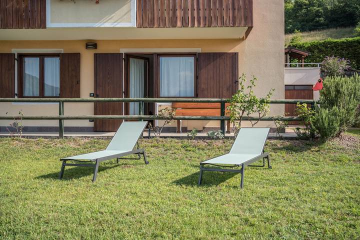 Ganze Wohnung, Ferienwohnung "Dorsino" mit Bergblick, Balkon und Wlan in San Lorenzo in Banale, Dorsino