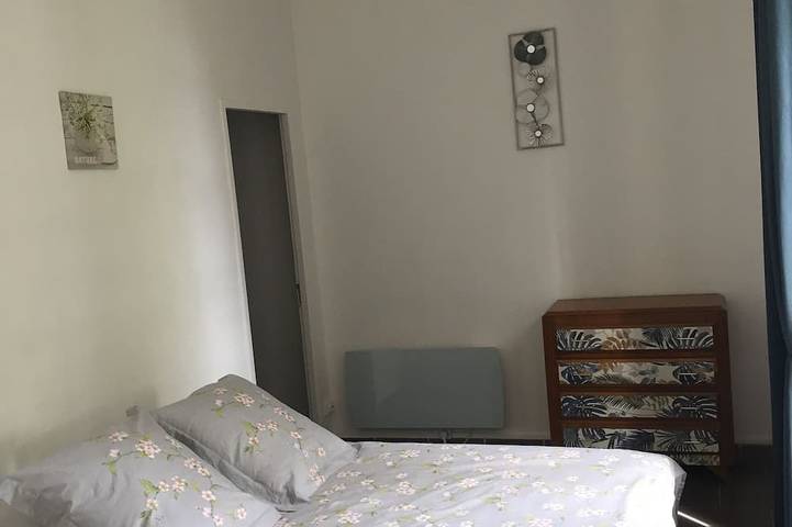 Gîte pour 8 personnes, avec jardin à Peyrolles-en-Provence - 4