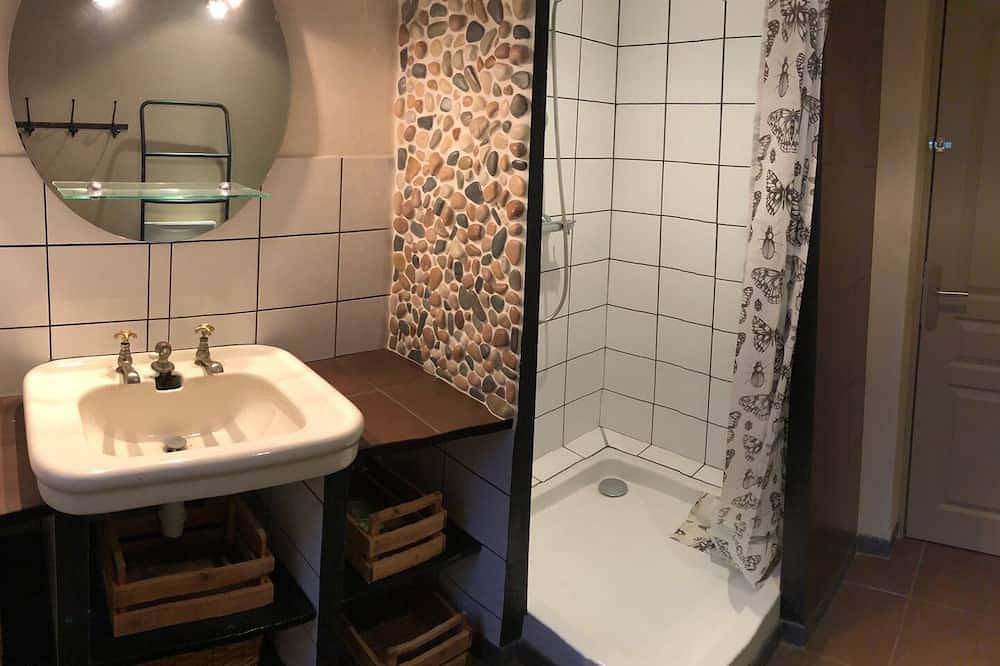 Cottage Le Giré avec spa privatif à 10 mn de la mer et terrain clos de 200 m2 in Hudimesnil, Région de Coutances