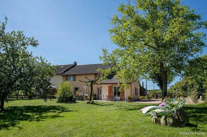 Gîte pour 6 personnes, avec Terrasse ainsi que Jardin et Vue