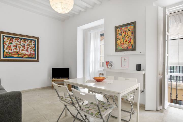 Apartamento entero, Alojamientos Cadiz Sol - Bonito apartamento cerca de la playa, con balcón y Wi-Fi in Casco Antiguo de Cádiz, Cádiz