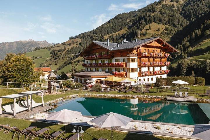 Hôtel pour 2 personnes, avec jardin et piscine ainsi que sauna et vue, animaux acceptés