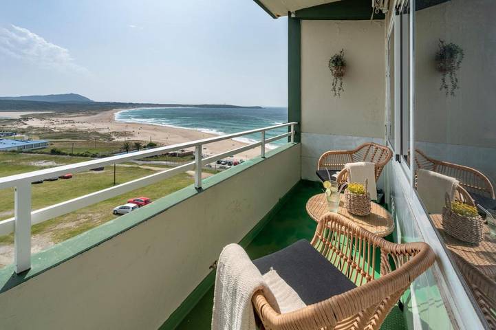 Apartamento para 4 personas, con vistas al lago además de vistas y terraza, Se admiten mascotas en Valdoviño