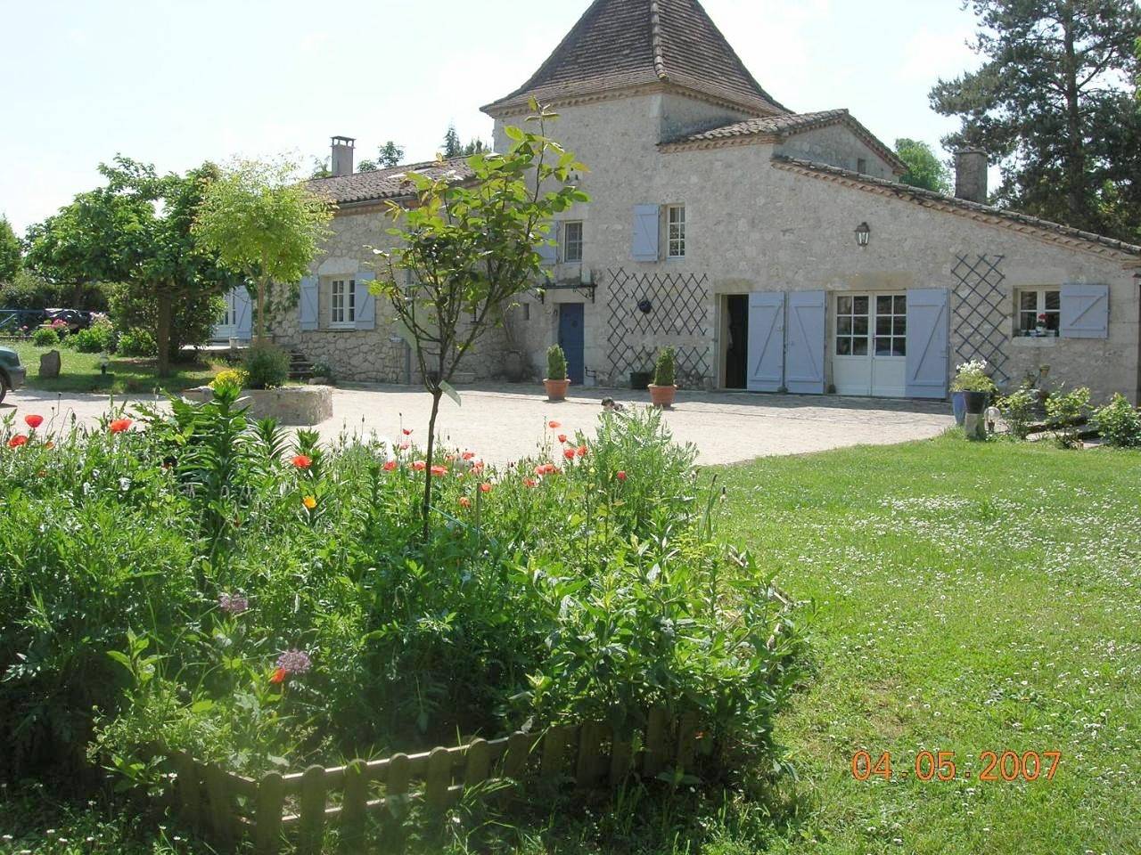 Double Room with Balcony in Pujols, Quercy