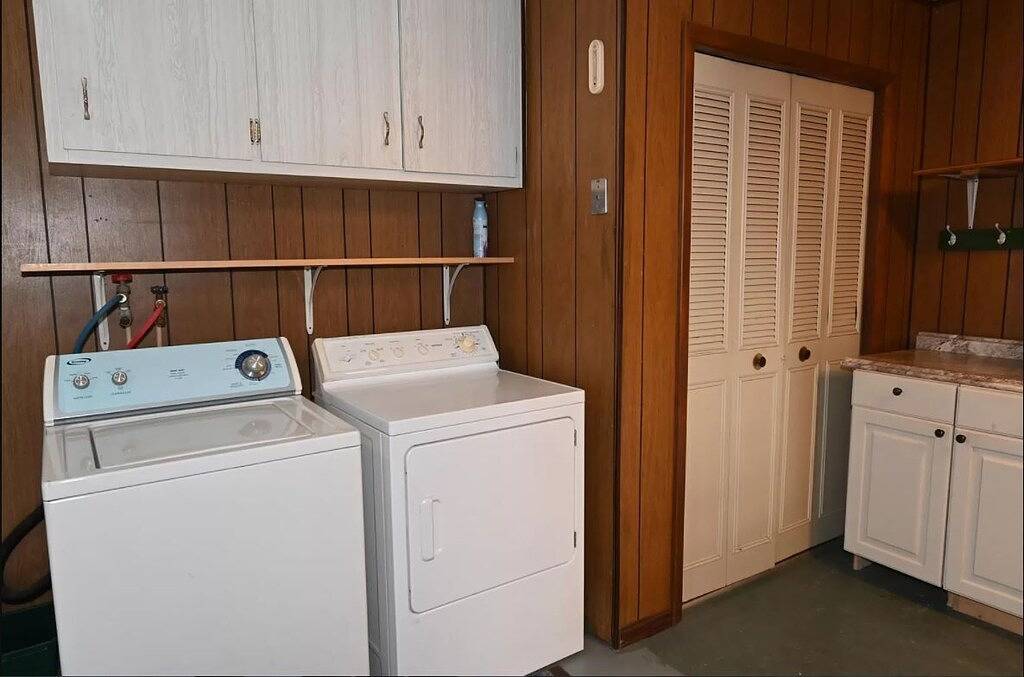 Beautiful Lakefront House on Houghton Lake - 3 Beds, 3 Baths in Prudenville, Roscommon County