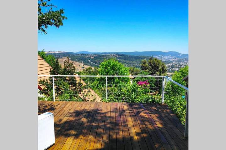 Appartement de vacances pour 2 personnes, avec vue sur le lac et jardin ainsi que piscine et vue