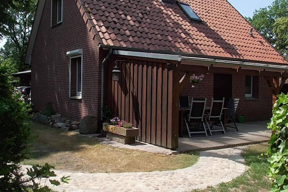 Mit überdachter Terrasse und Carport in Walsrode, Aller-Leine-Tal