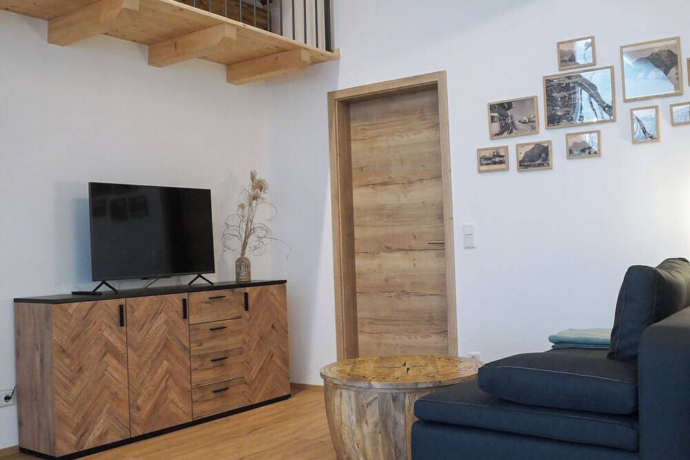 Ganze Wohnung, Loftwohnung \"Kaiserblick\" im Inntal - zentral & ruhig in Flintsbach am Inn, Bayerische Alpen