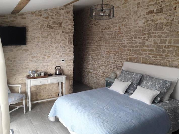 Maison d’hôte pour 3 personnes, avec Terrasse et Jardin ainsi que Piscine et Vue à Bazoges-en-Pareds
