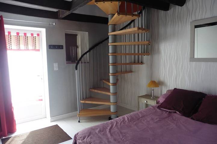 Location de vacances pour 2 personnes, avec terrasse ainsi que piscine et jardin à Mignaloux-Beauvoir - 3