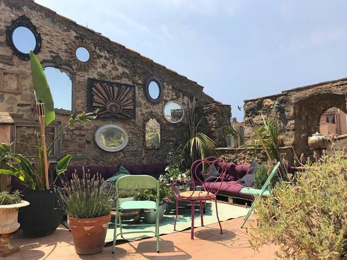 Location de vacances pour 8 personnes, avec Balcon ainsi que Terrasse et Vue à Verges