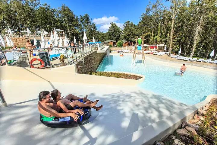 Camping per 4 persone, con Terrazza e Sauna a Siena