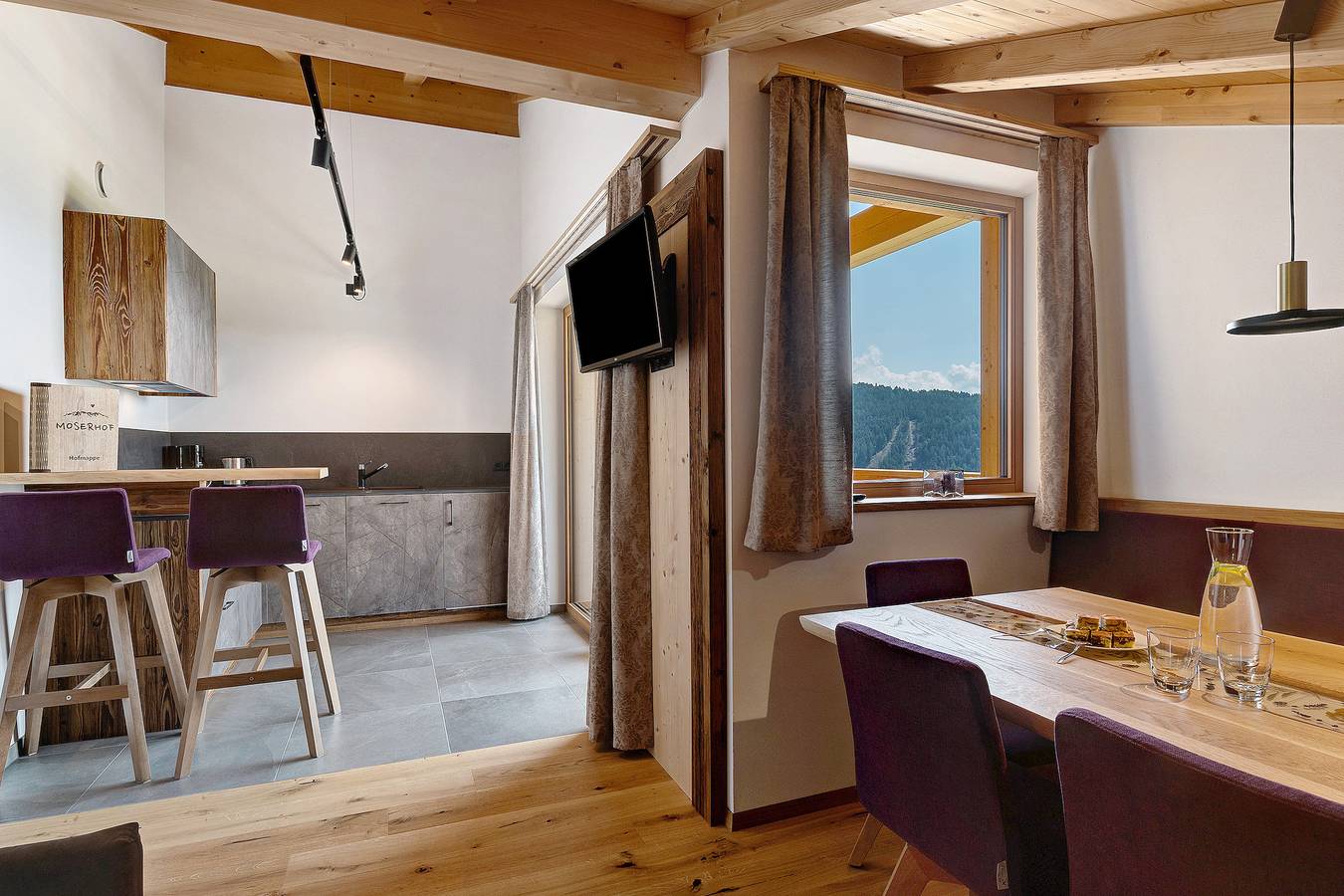 Ganze Wohnung, Ferienwohnung 'Moserhof Wohnung Lavendel' mit Bergblick, Balkon und Wlan in Jenesien, Sarntaler Alpen