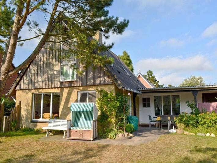 Ferienhaus für 9 Personen, mit Sauna und Terrasse sowie Garten in Böhl (St. Peter-Ording)