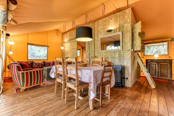 Tente pour 6 personnes, avec jardin ainsi que piscine et sauna dans l' Hérault - 4