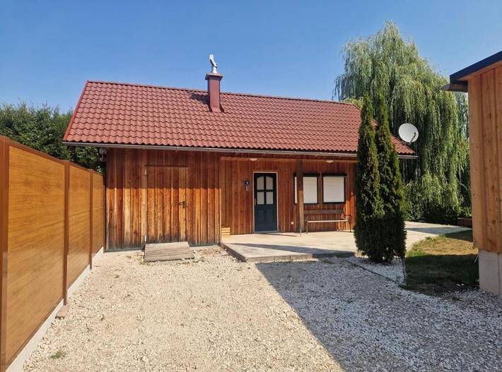 Ferienhaus für 3 Personen, mit Terrasse und Garten sowie Sauna und Seeblick in Altmünster