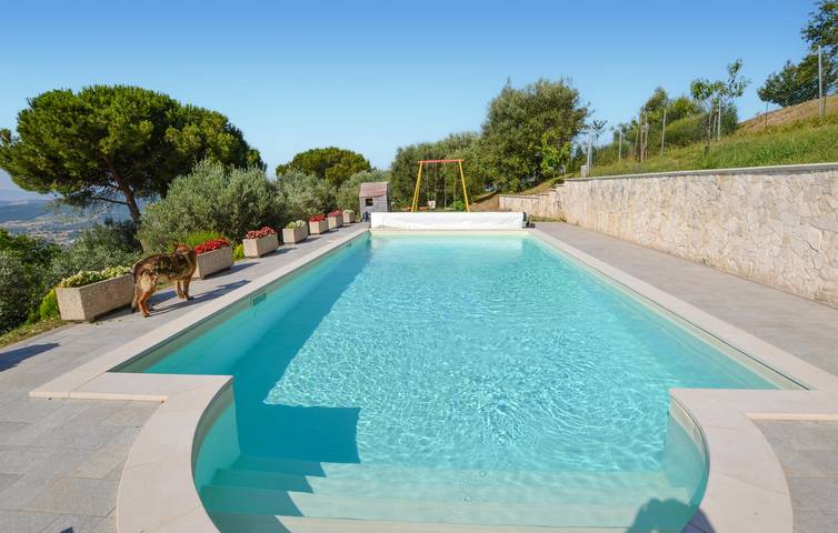 Appartamento intero, Accogliente appartamento con piscina e giardino, a 2.5 km dal Laghetto di Marcarelli in Magione, Lago Trasimeno