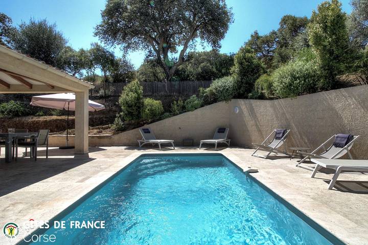 Gîte pour 6 personnes, avec Terrasse et Jardin ainsi que Piscine et Vue à Sollacaro - 2