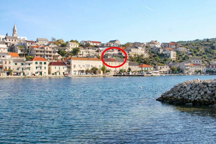 Ganze Wohnung, 2-Zimmer-Ferienwohnung mit Terrasse und Meerblick Povlja (Brac) A-12362-a in Povlja, Brac