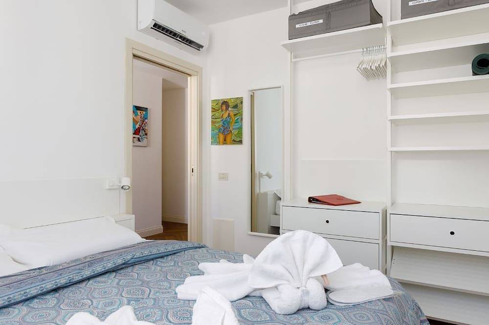 Appartamento intero, Casavacanzetrieste [Piazza Unità]vista piazza Wifi A/C Lavasciuga Lavastoviglie in Trieste, Carso