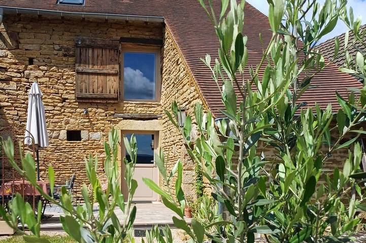 Gîte pour 2 personnes, avec terrasse et jardin à Saint-André-le-Désert