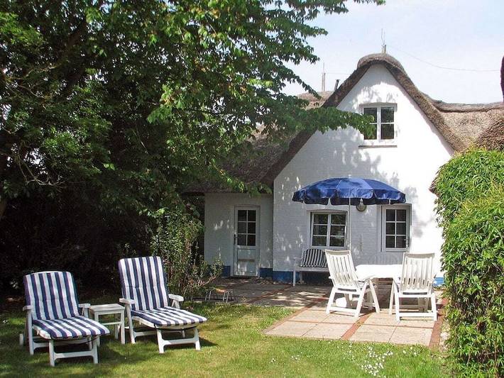 Ferienhaus für 4 Personen, mit Terrasse und Garten in Goting