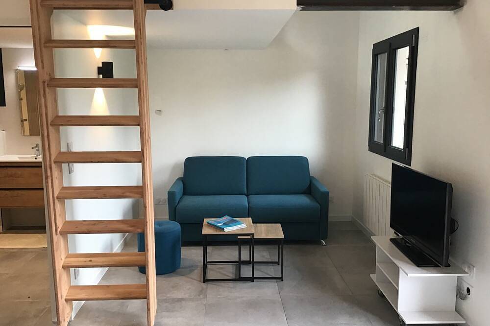 Entire apartment, Tiny house with mezzanine bedroom and covered terrace 800 m from the beach in Tarnos, Côte d’Argent