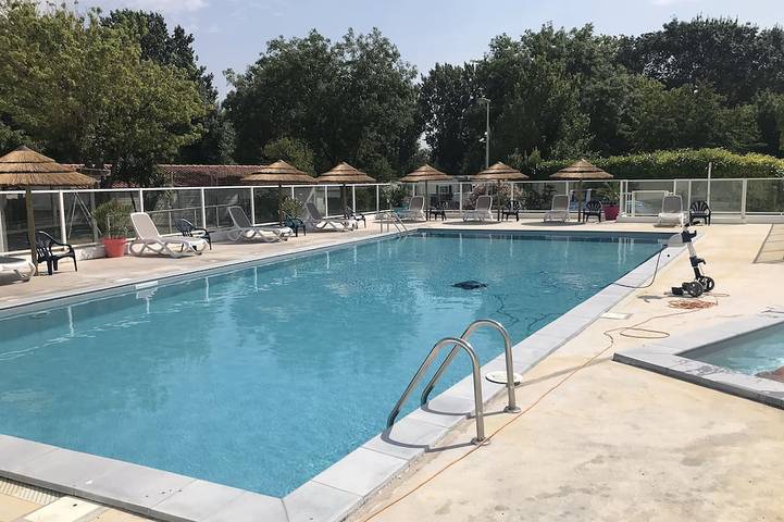 Camping pour 6 personnes, avec jardin et piscine à Meschers-sur-Gironde - 4