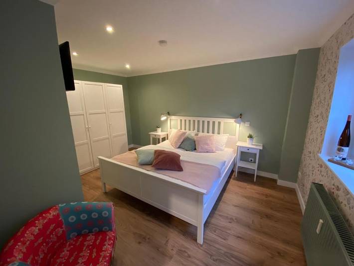 Ferienwohnung für 6 Personen, mit Terrasse und Garten in Forst an der Weinstraße